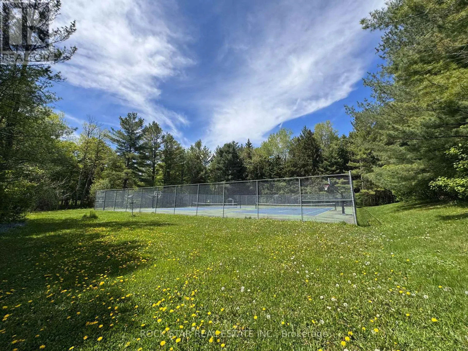 8 PINE RIVER CRESCENT