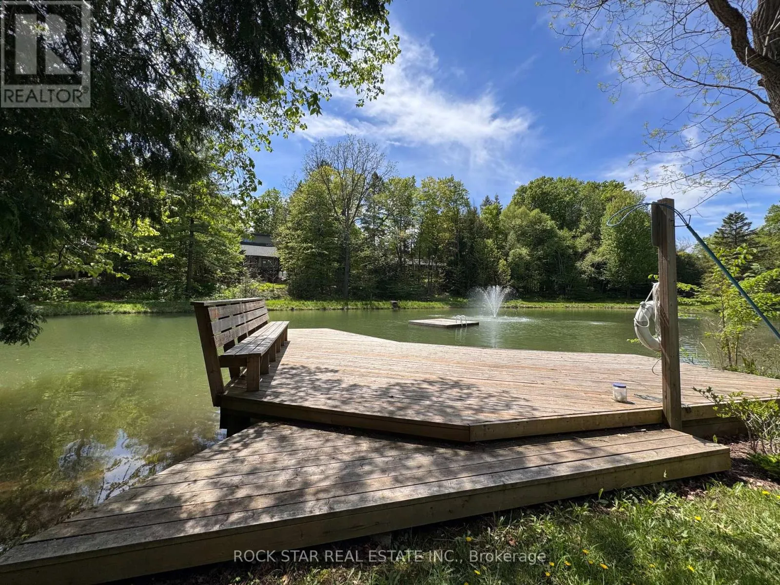 8 PINE RIVER CRESCENT