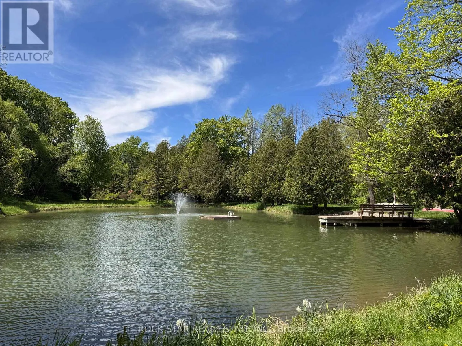 8 PINE RIVER CRESCENT