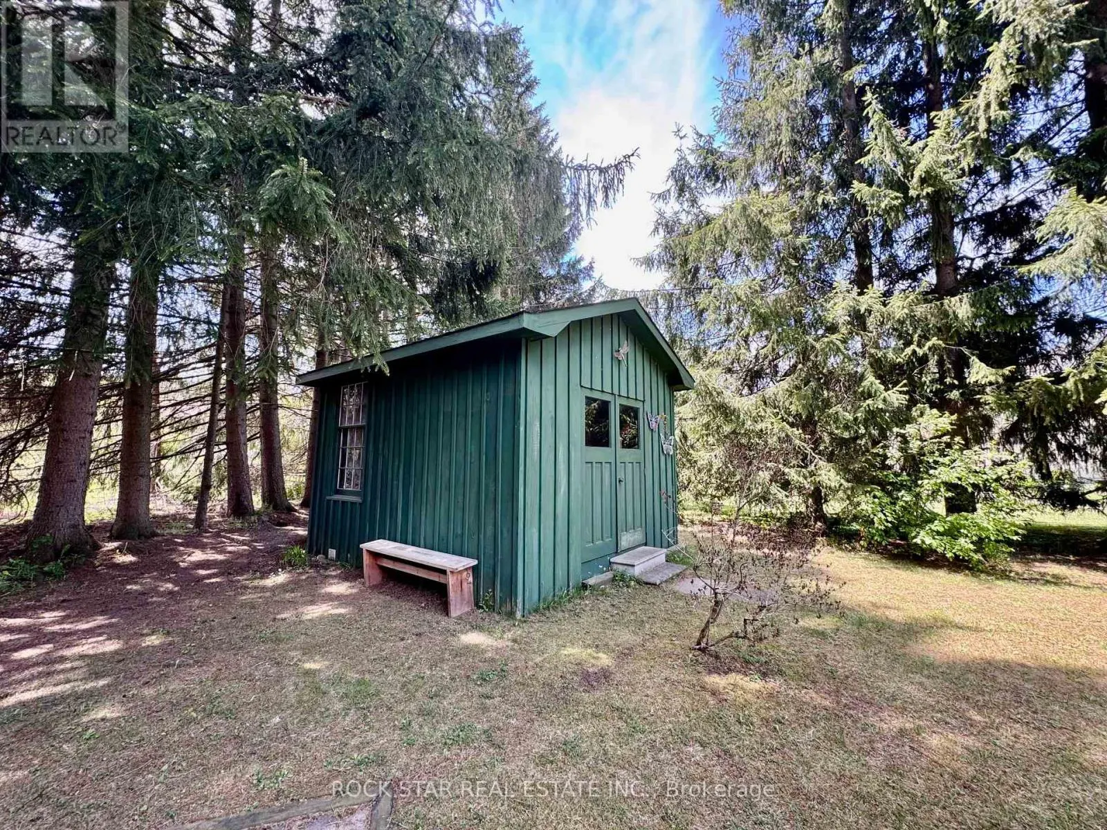 8 PINE RIVER CRESCENT