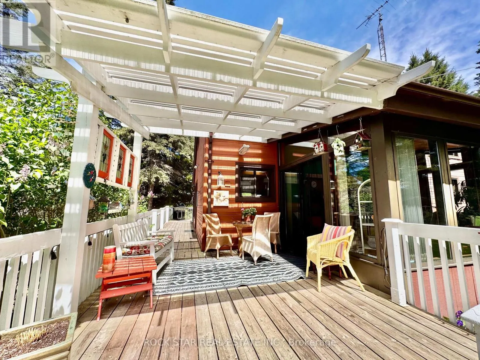 8 PINE RIVER CRESCENT