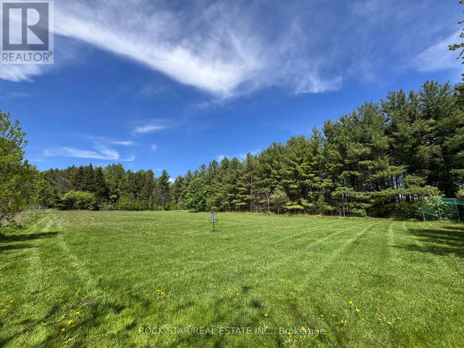 8 PINE RIVER CRESCENT