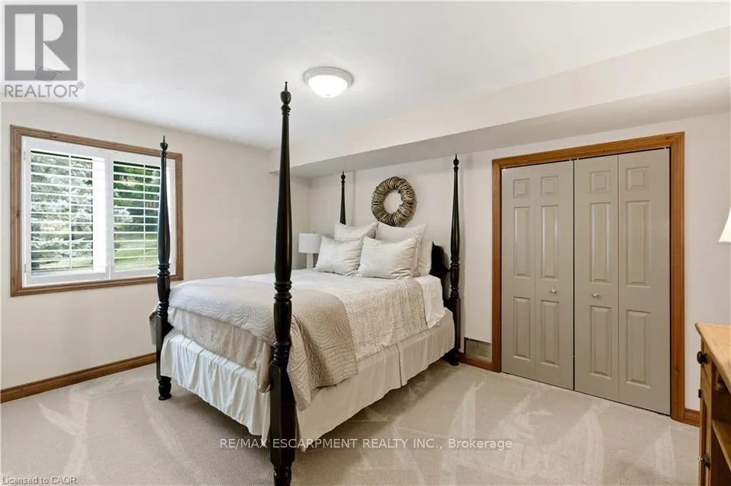 9 MAYS CRESCENT