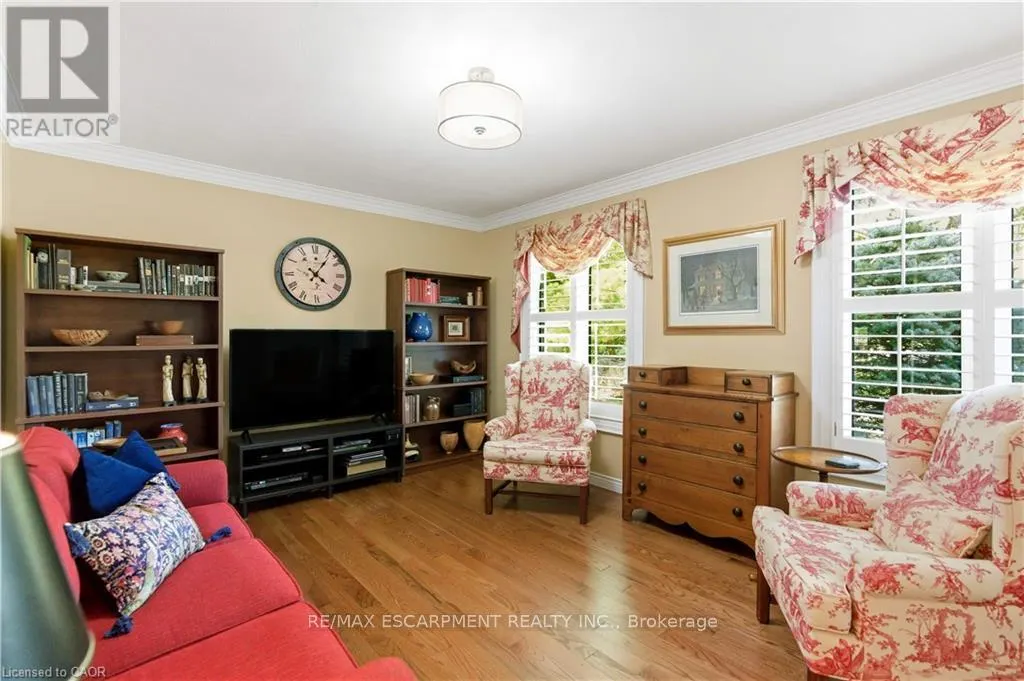 9 MAYS CRESCENT