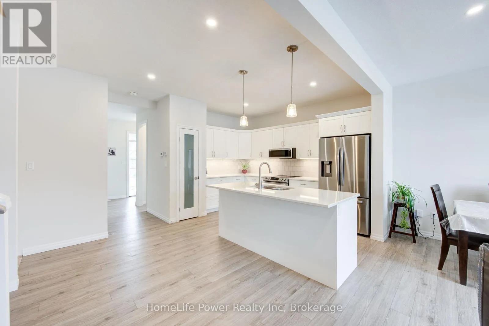 4 BRAUN AVENUE