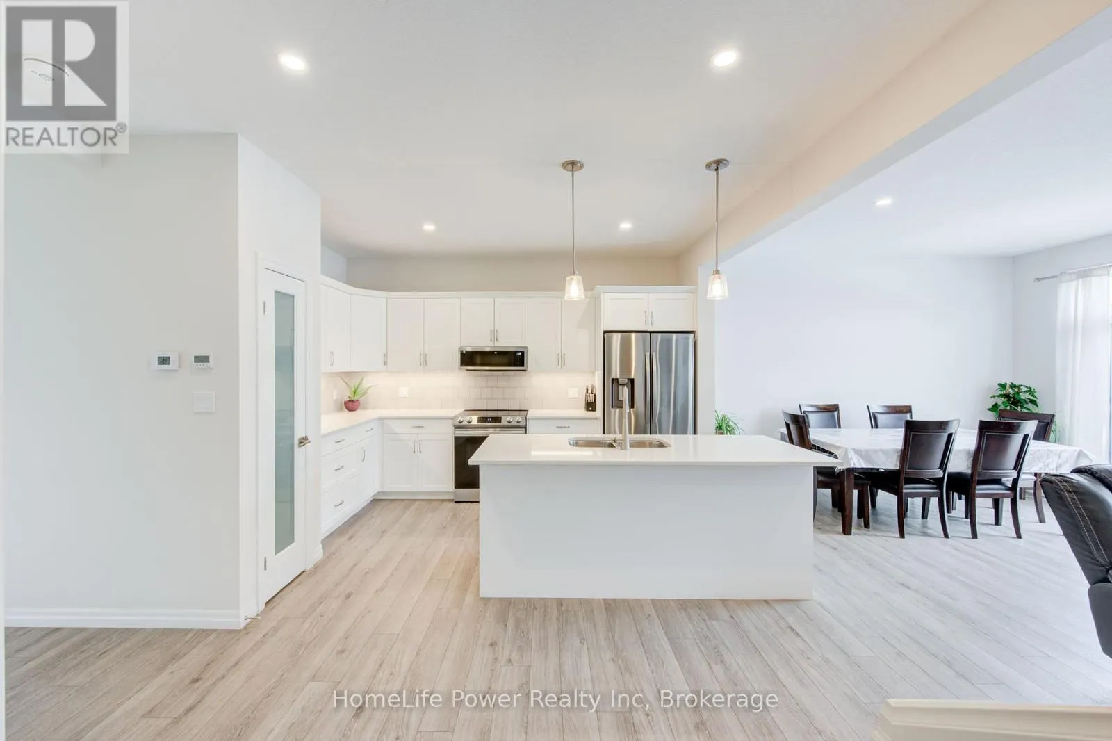 4 BRAUN AVENUE