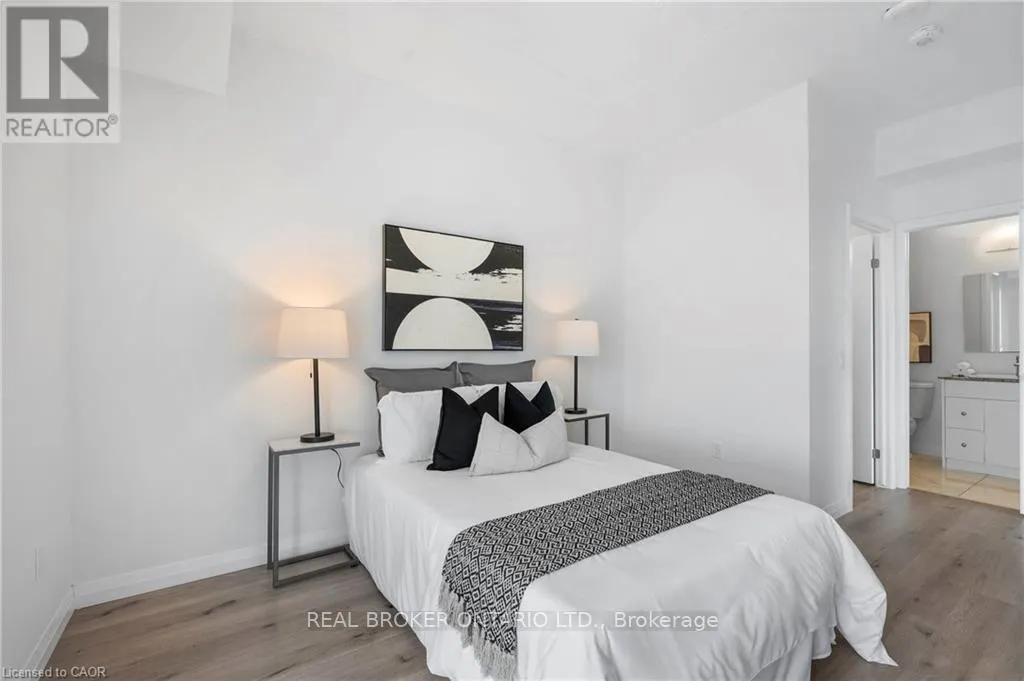 2405 - 60 CHARLES STREET W