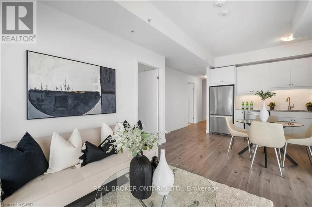 2405 - 60 CHARLES STREET W