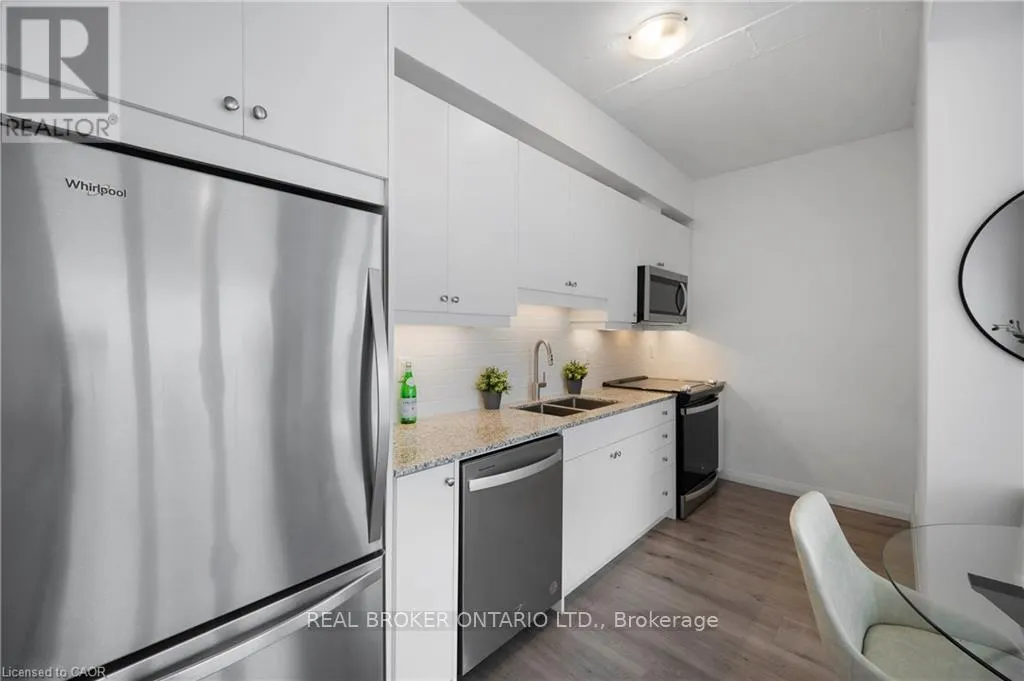 2405 - 60 CHARLES STREET W