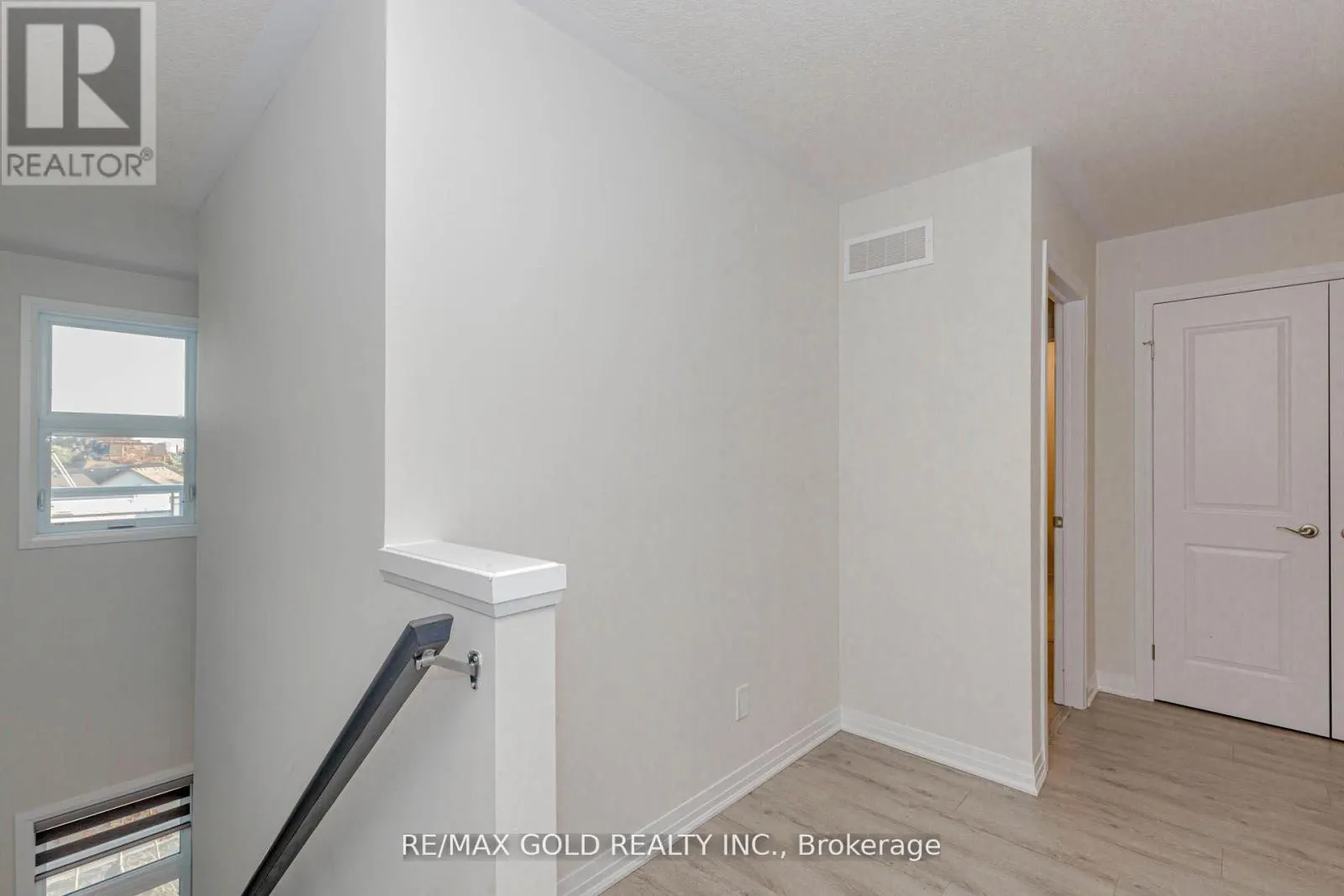 3 - 124 SEABROOK DRIVE