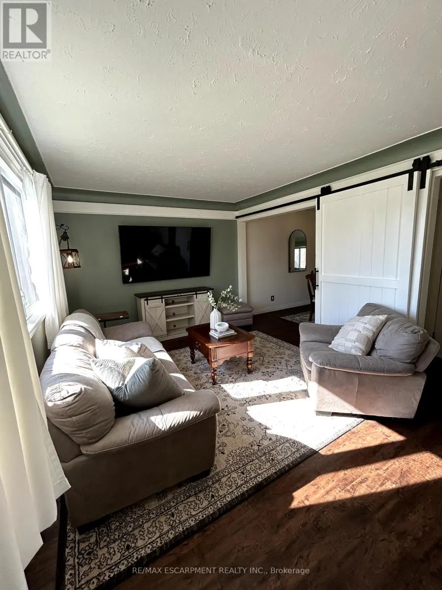 18 FLANDERS AVENUE