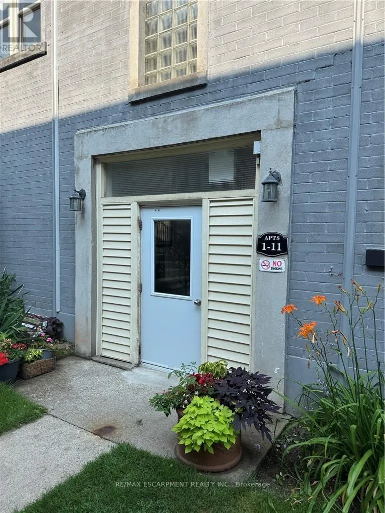 11 - 1755 KING STREET