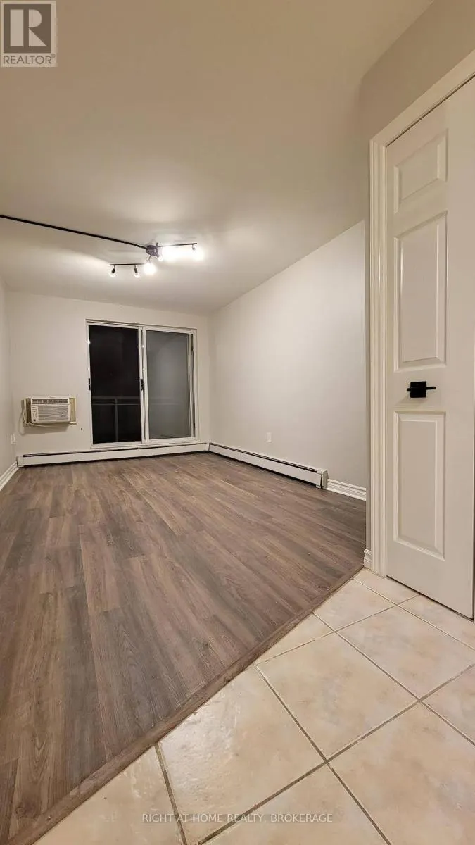 606 - 30 SUMMIT AVENUE, #606