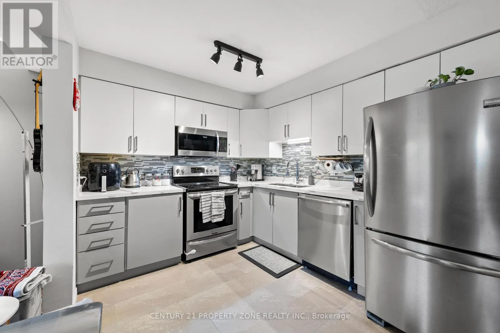 2 - 280 LIMERIDGE ROAD E