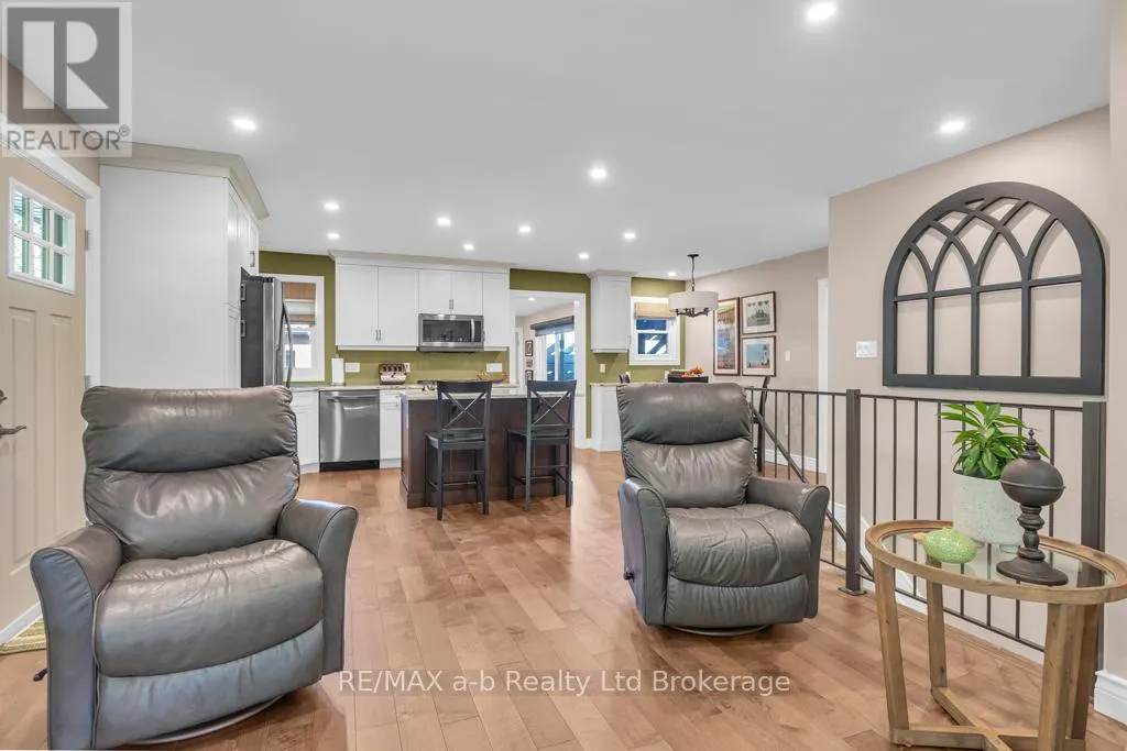 16 CHARLOTTE AVENUE