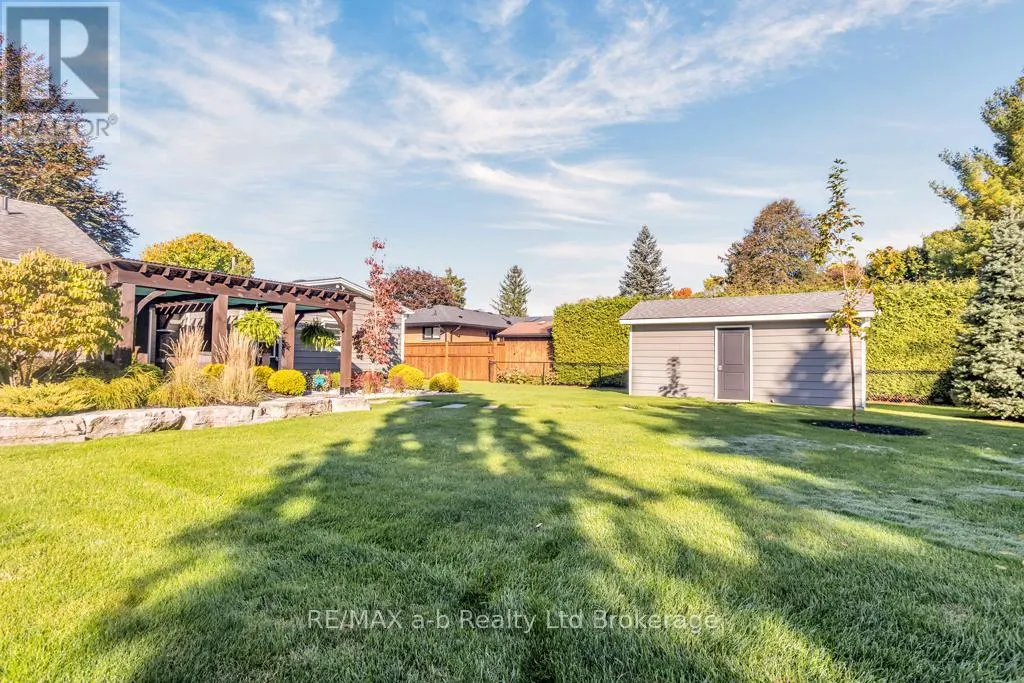 16 CHARLOTTE AVENUE