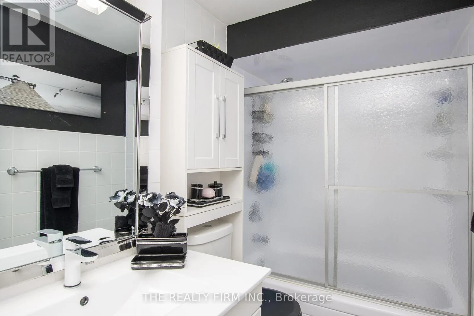 48 - 971 ADELAIDE STREET, #48