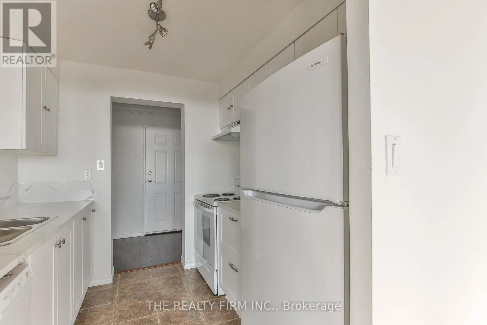 2605 - 323 COLBORNE STREET, #2605