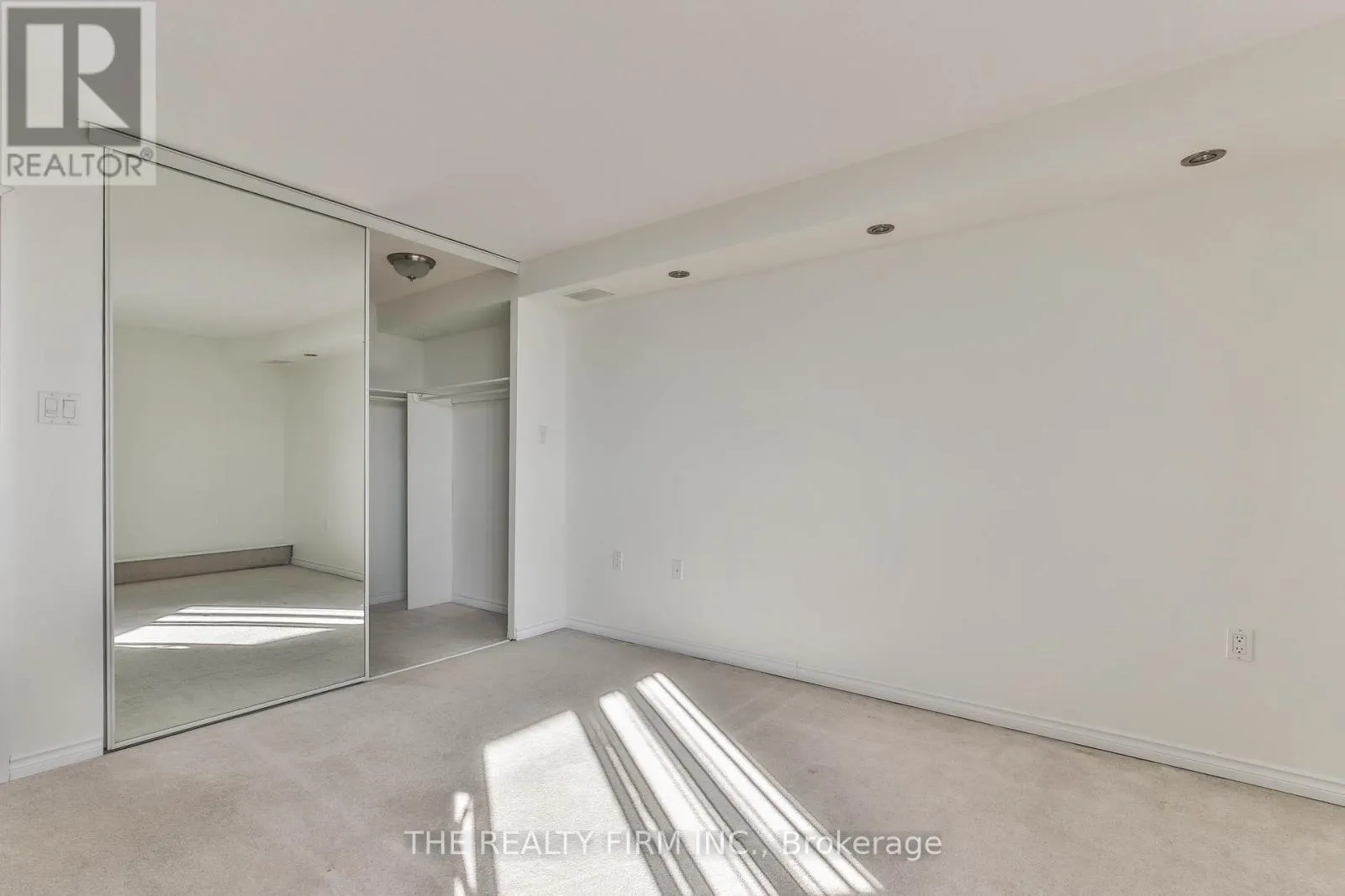 2605 - 323 COLBORNE STREET, #2605