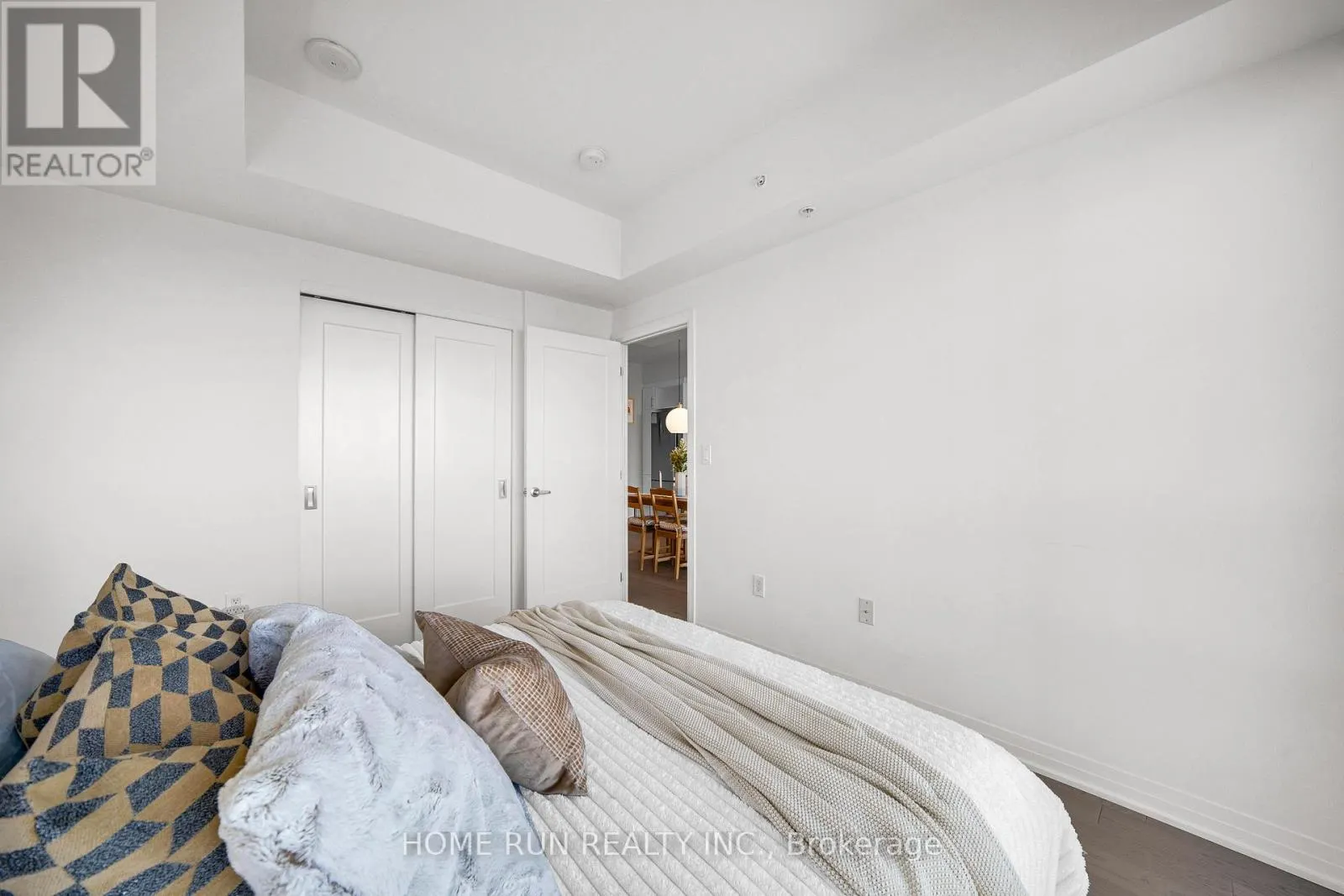 1903 - 805 CARLING AVENUE
