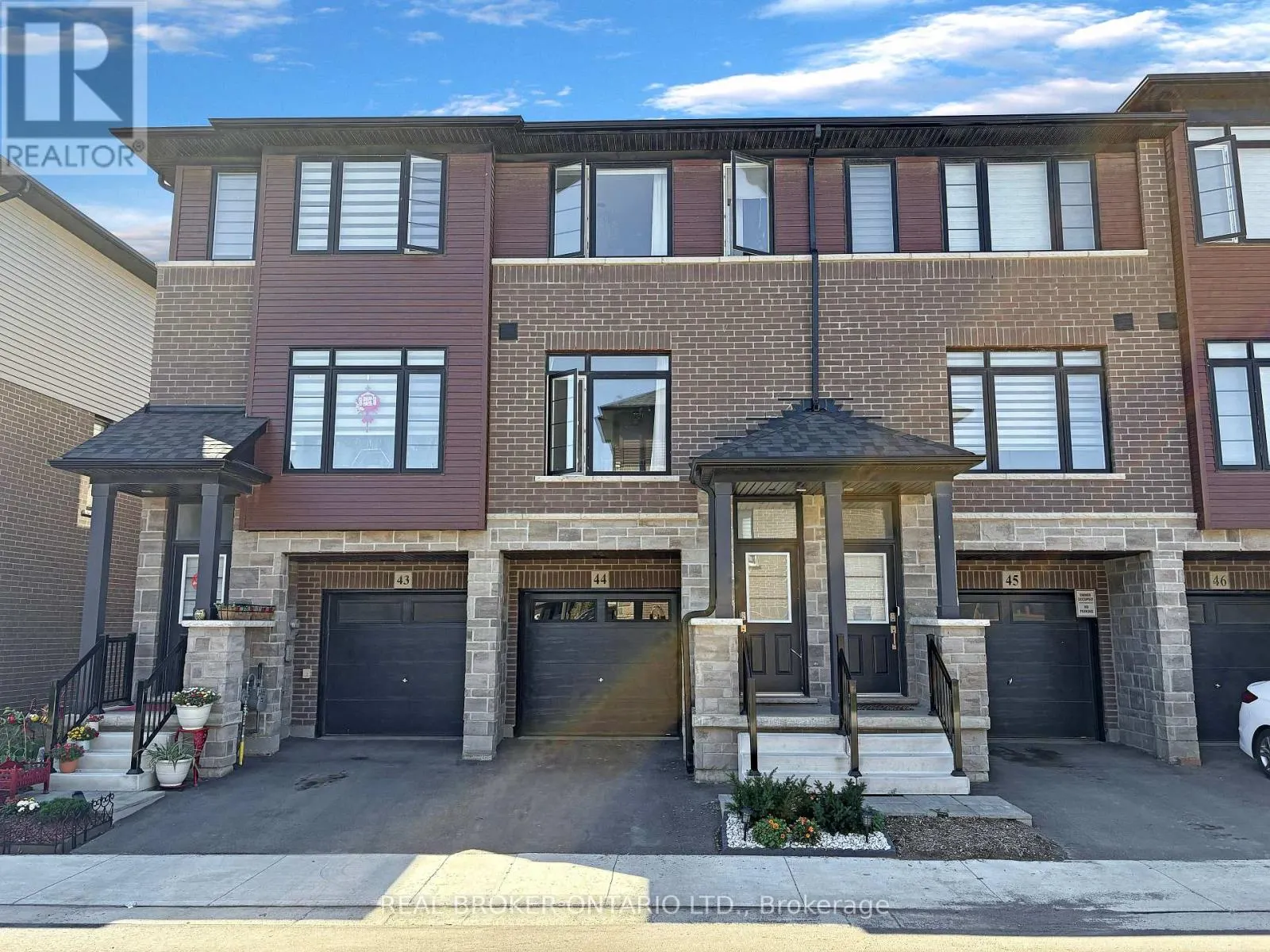 461 BLACKBURN DRIVE