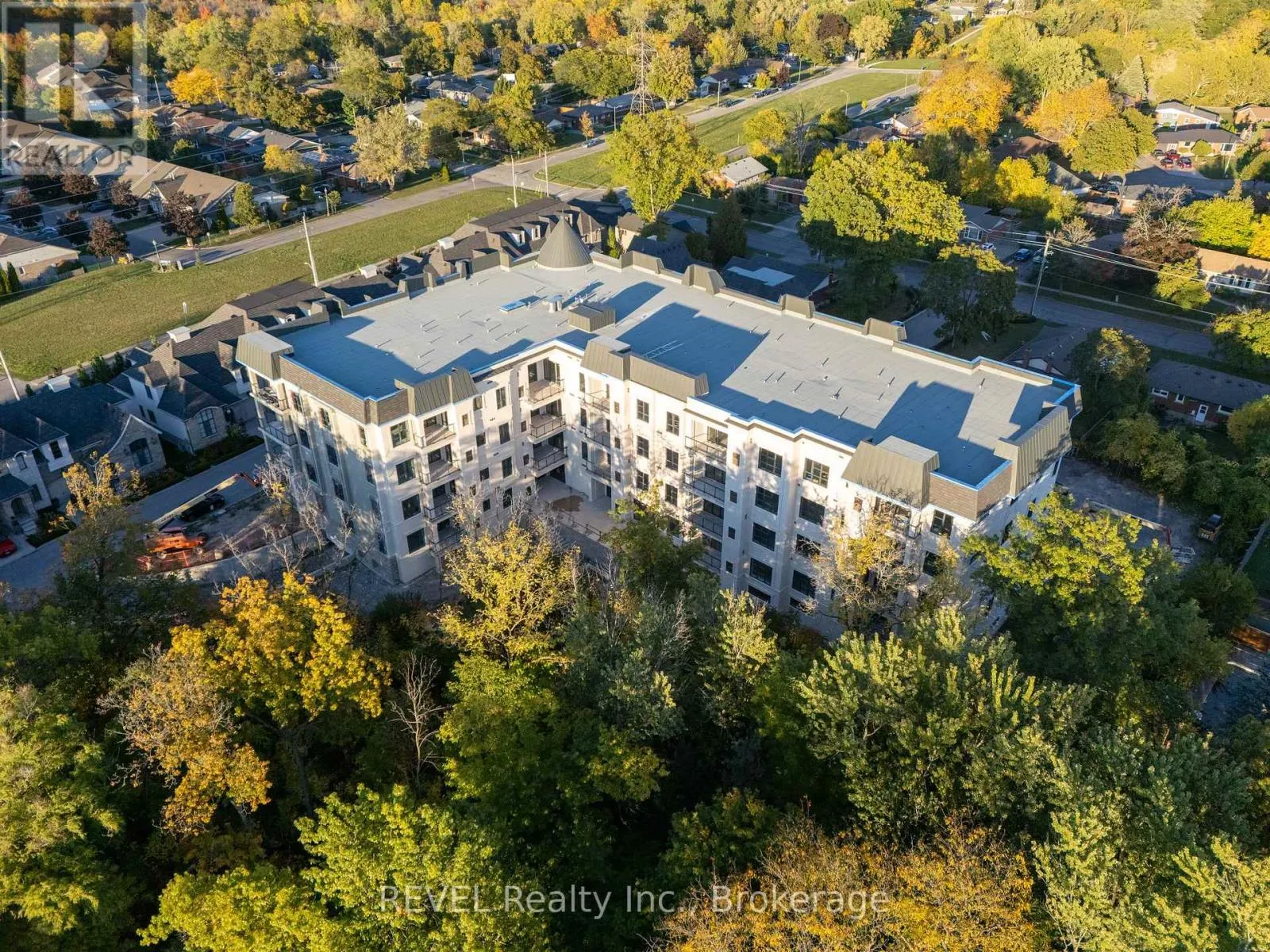 410 - 2 ARBOURVALE COMMON, #410