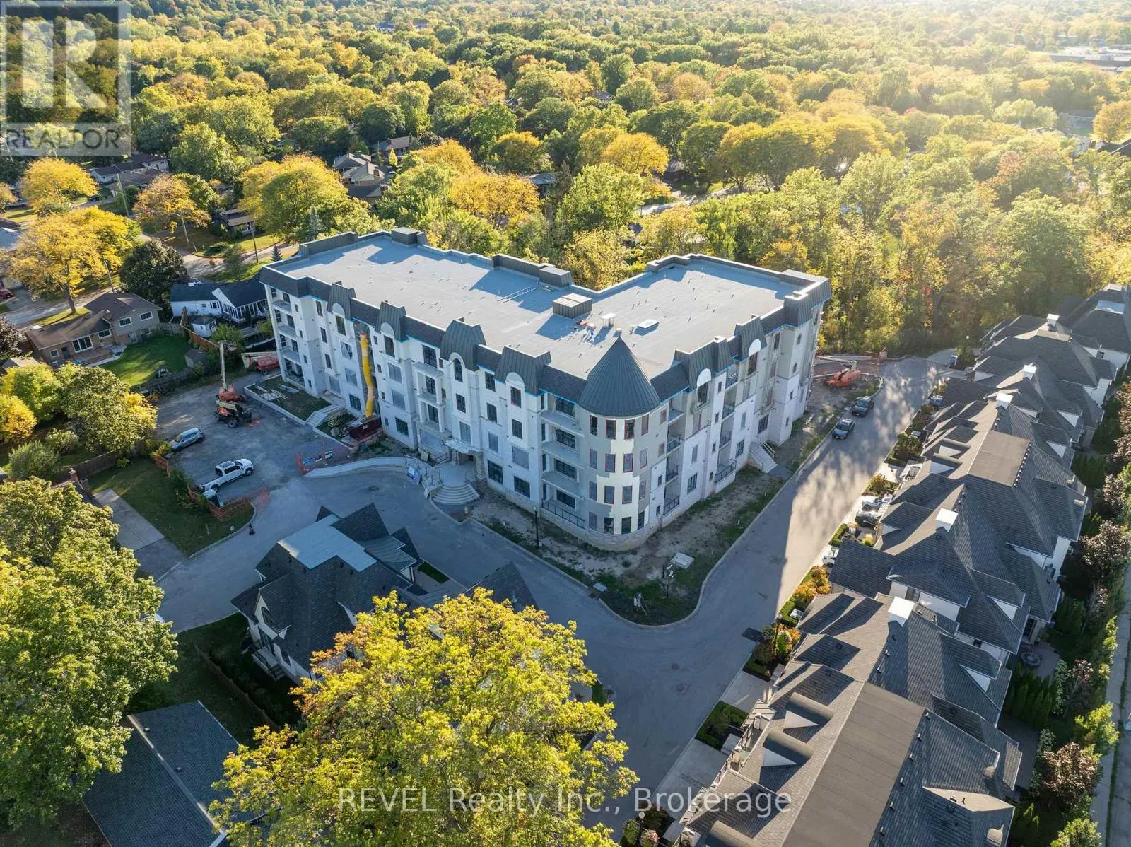 410 - 2 ARBOURVALE COMMON, #410