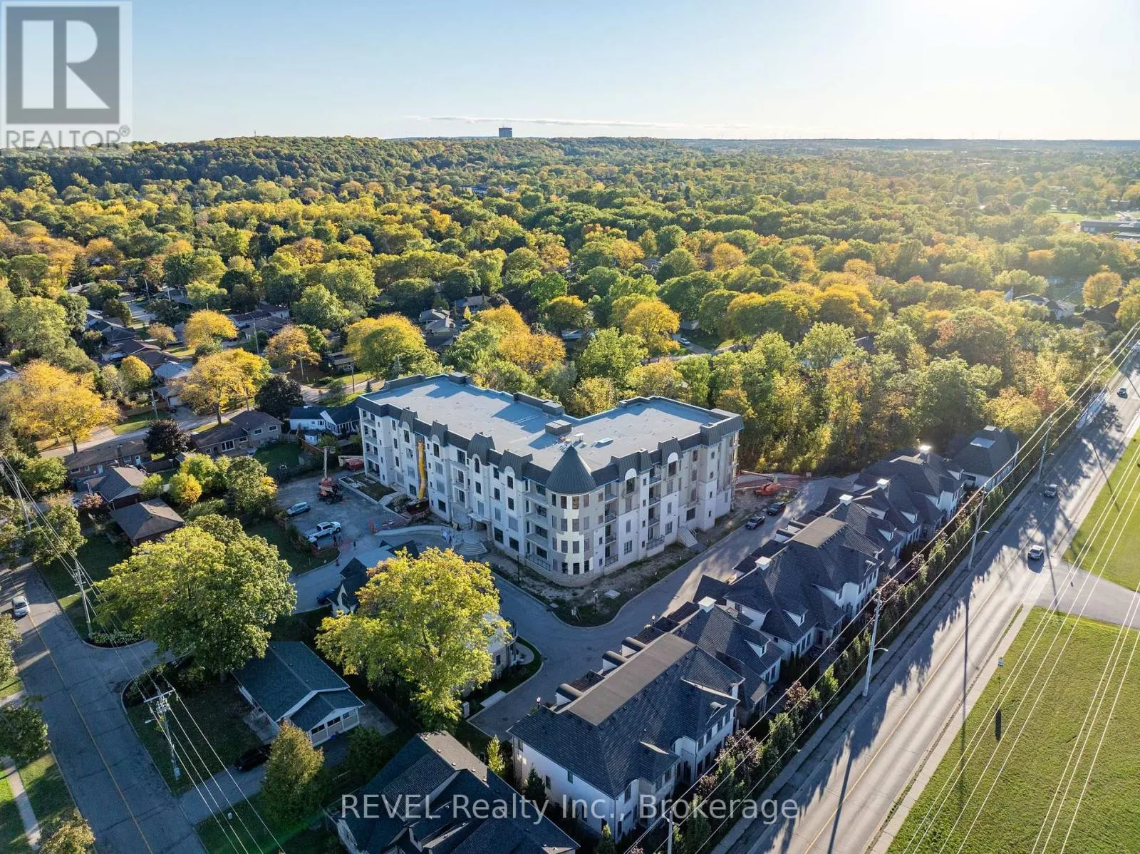 410 - 2 ARBOURVALE COMMON, #410