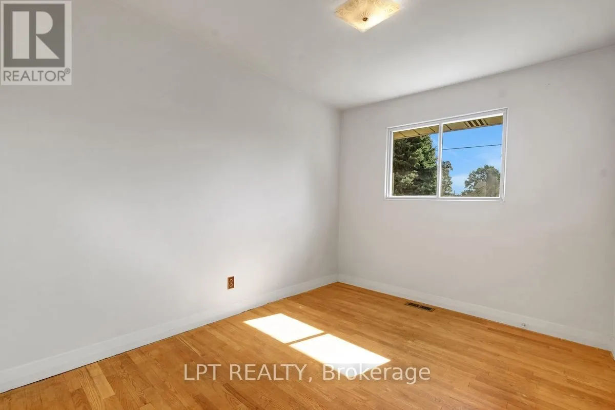 151 OAKRIDGE BOULEVARD