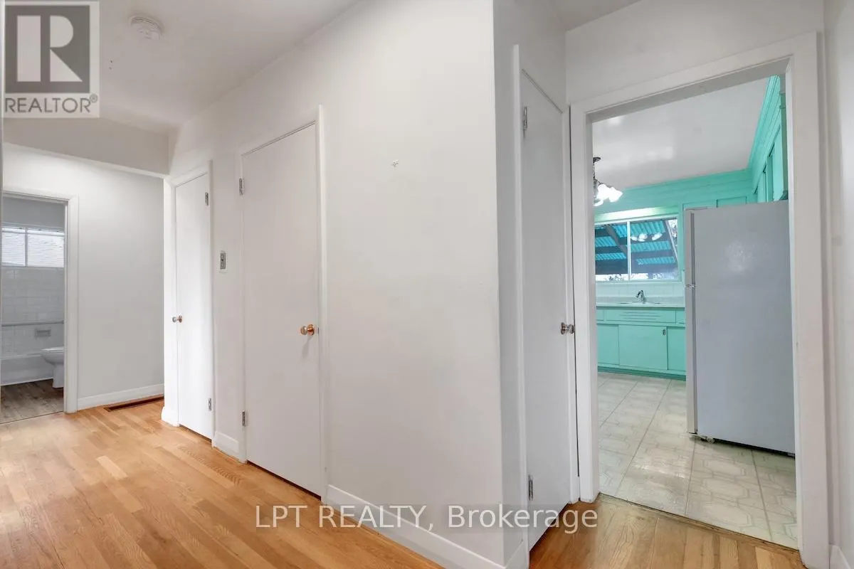 151 OAKRIDGE BOULEVARD