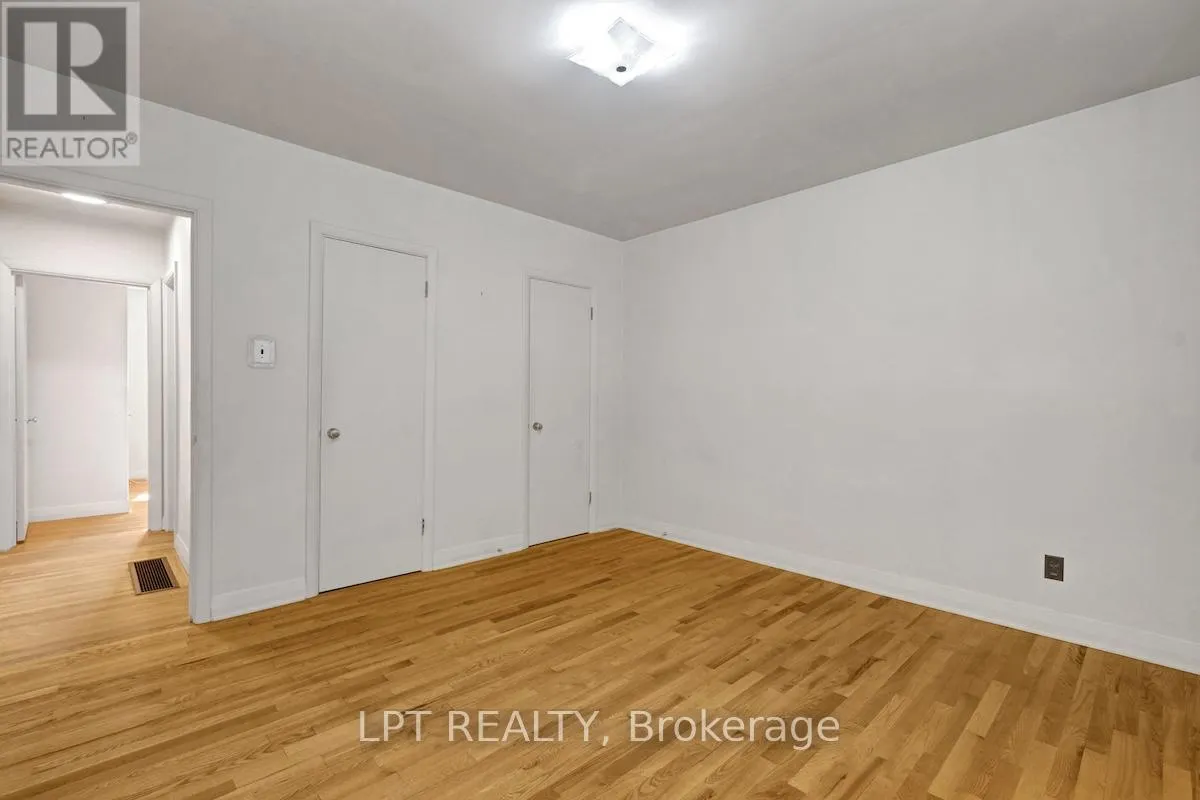 151 OAKRIDGE BOULEVARD