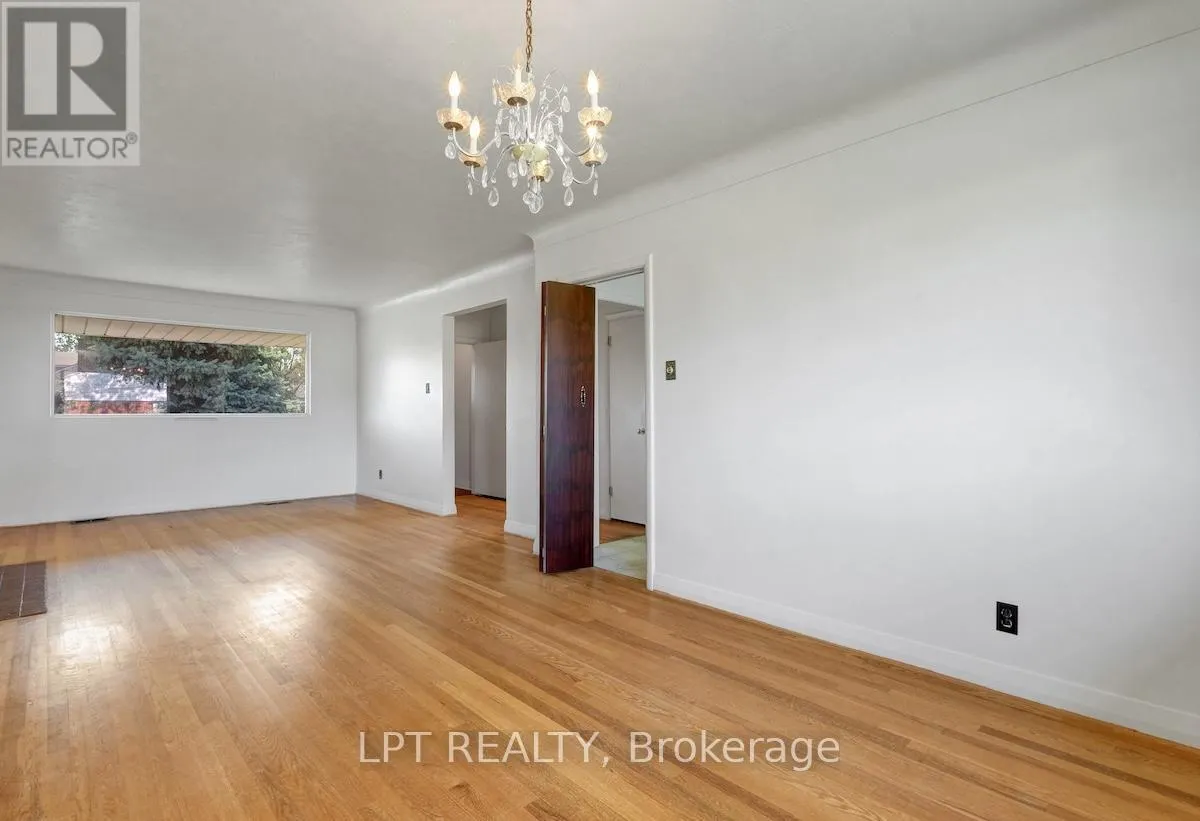 151 OAKRIDGE BOULEVARD