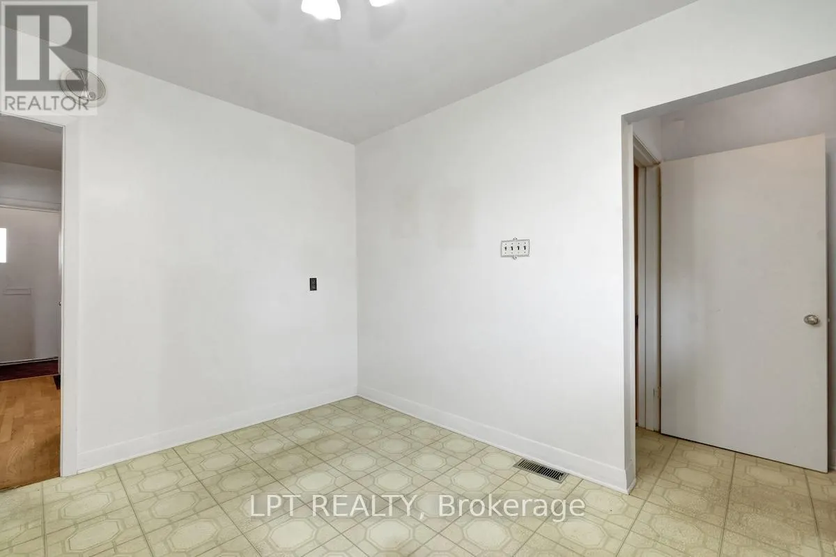 151 OAKRIDGE BOULEVARD
