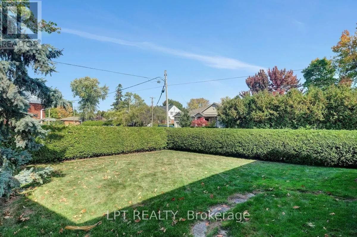 151 OAKRIDGE BOULEVARD