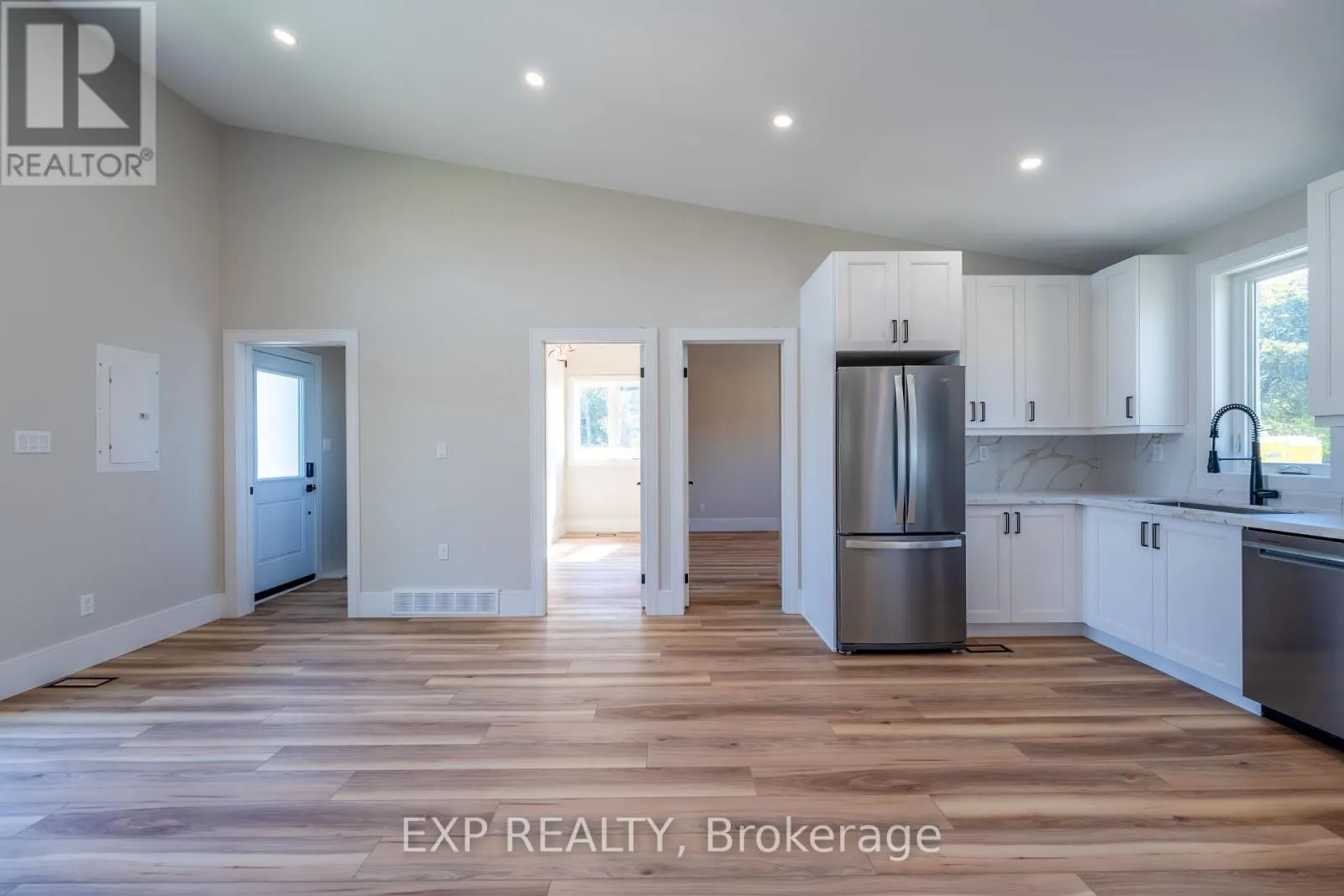 UNIT C - 44 KINGSWAY CRESCENT