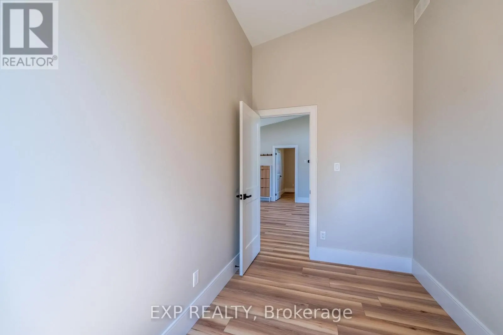 UNIT C - 44 KINGSWAY CRESCENT