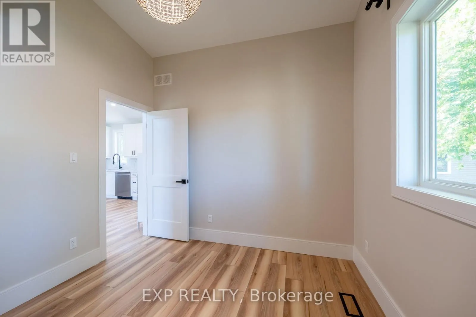UNIT C - 44 KINGSWAY CRESCENT