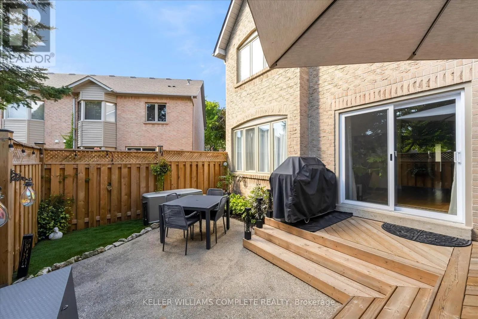 14 - 286 HAMILTON DRIVE