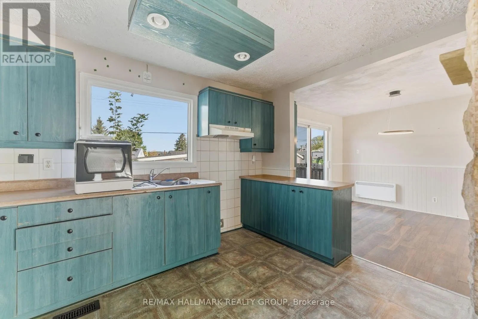 515 CECILE BOULEVARD