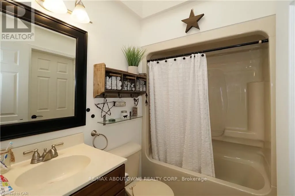 MAIN - 33 BOULDER CRESCENT