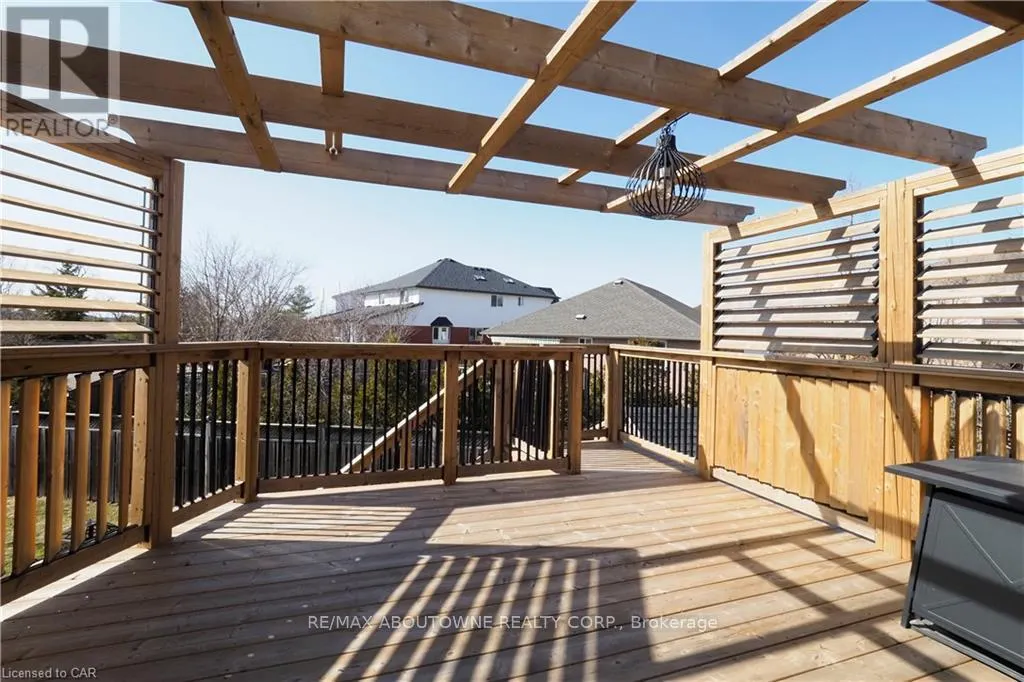 MAIN - 33 BOULDER CRESCENT