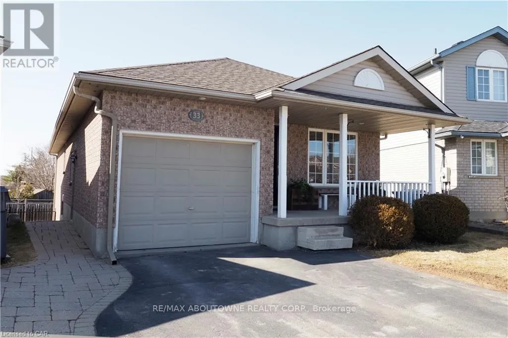 MAIN - 33 BOULDER CRESCENT