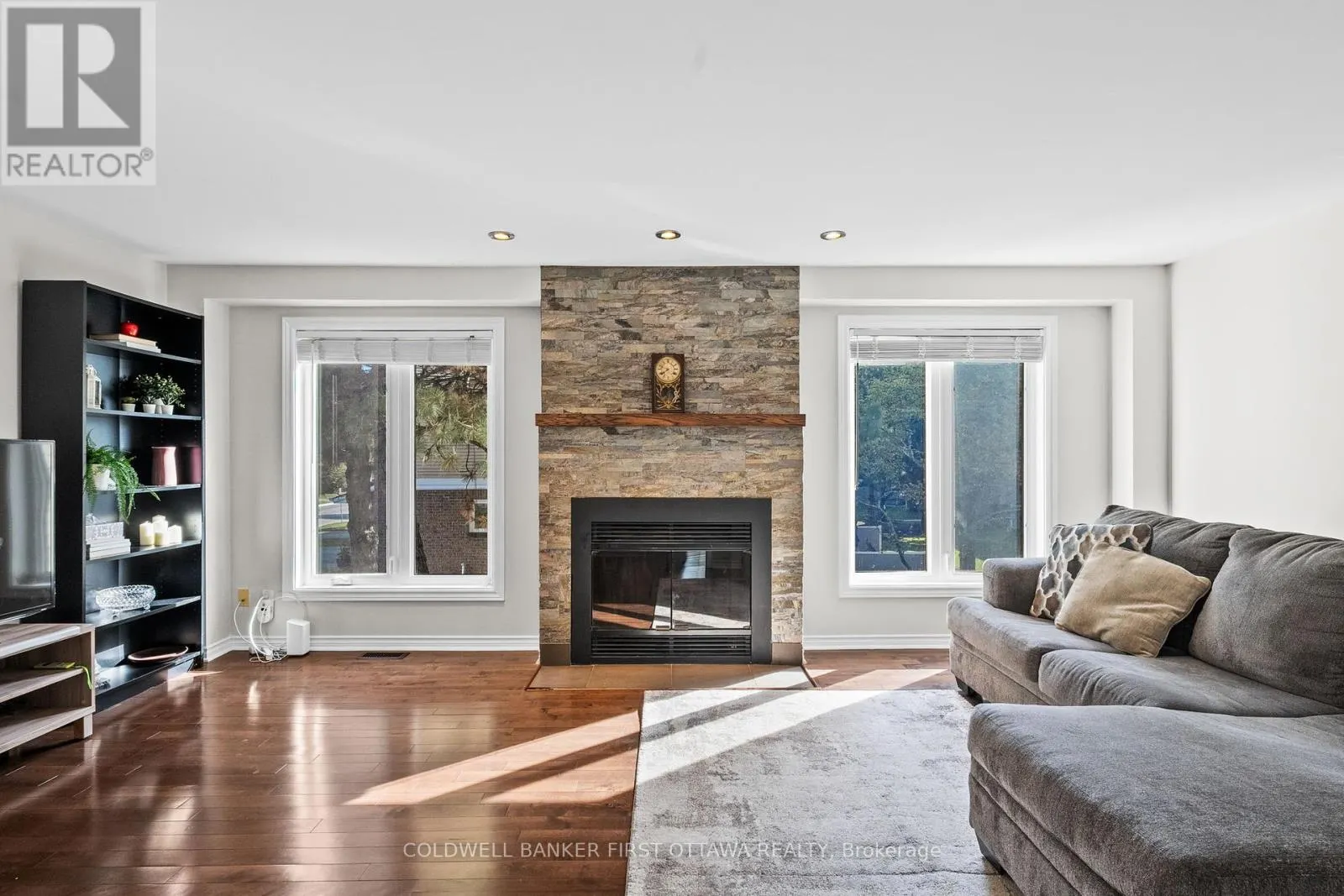 16 WRENWOOD CRESCENT
