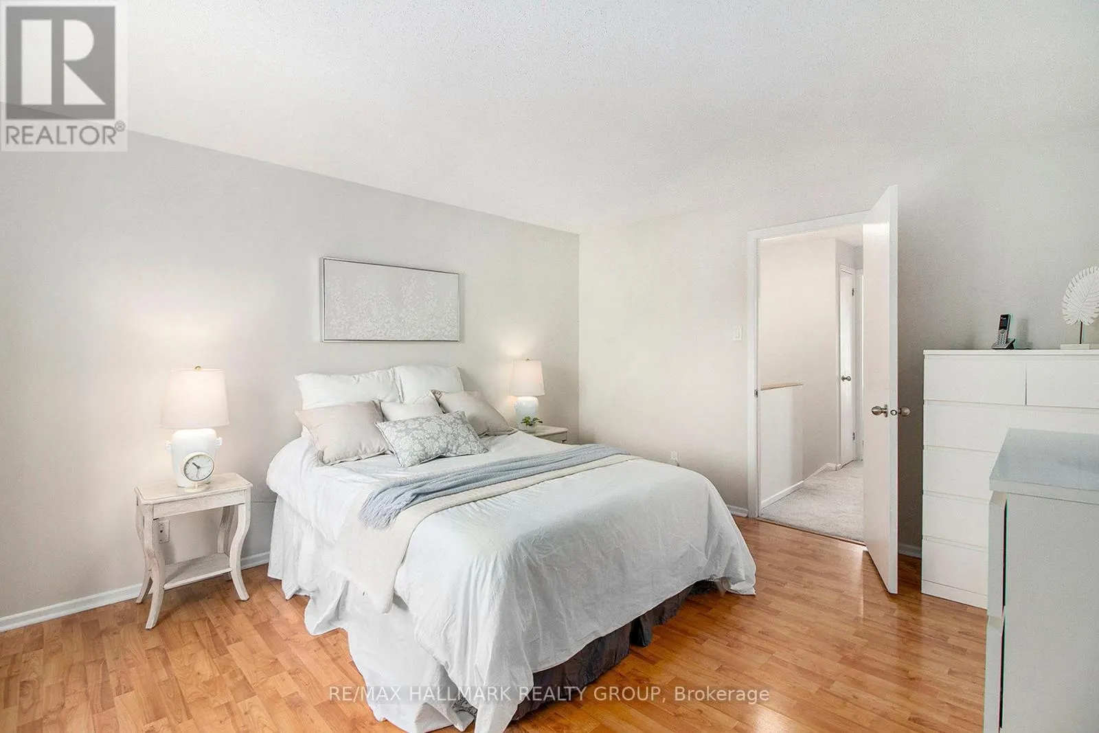 1118 CHATEAU CRESCENT