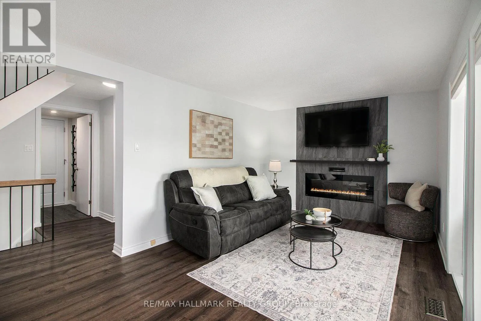 1118 CHATEAU CRESCENT