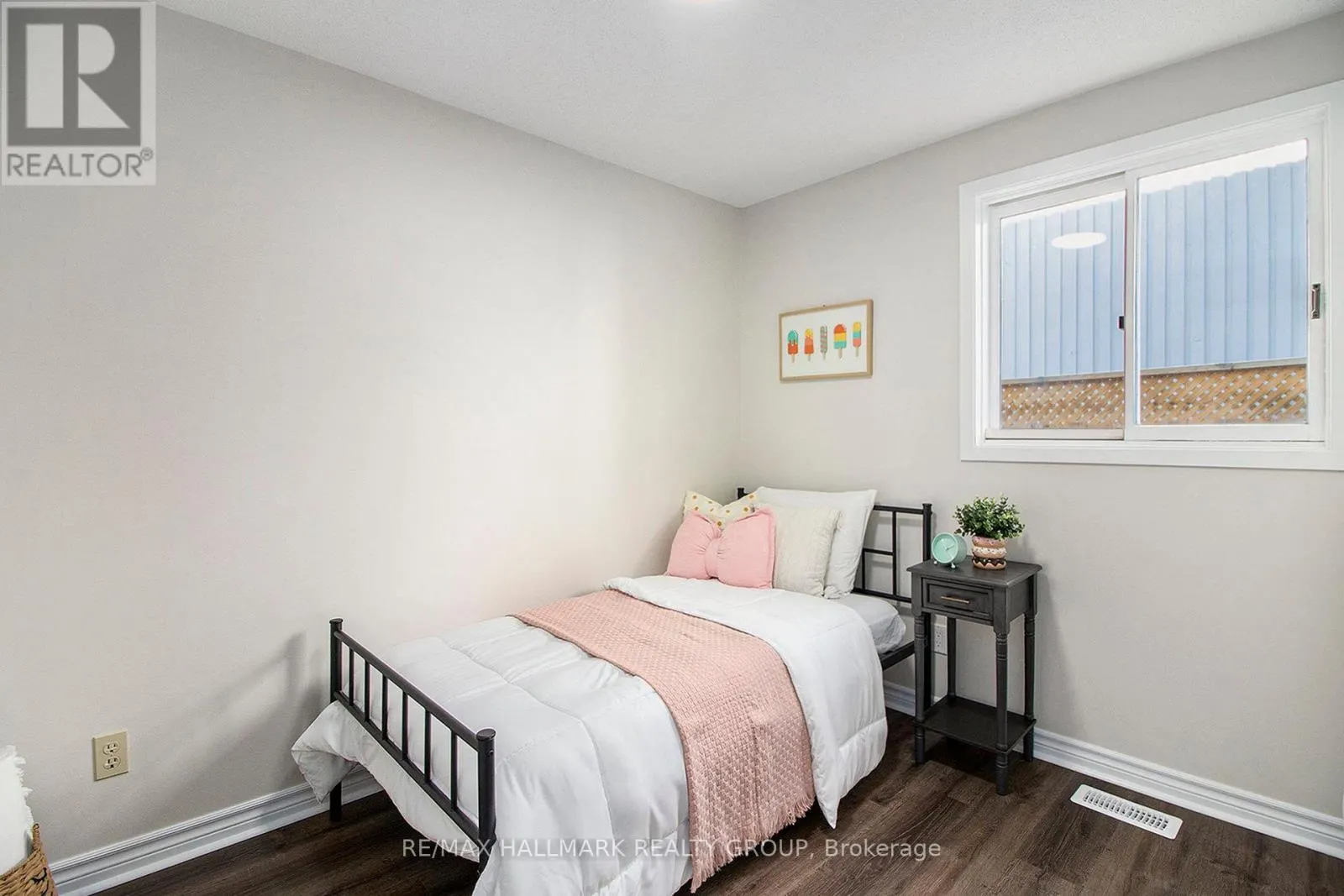 1118 CHATEAU CRESCENT