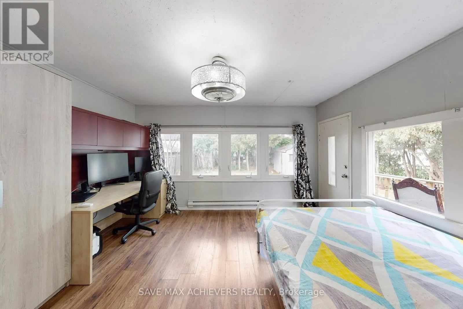 43 NORMANHURST AVENUE
