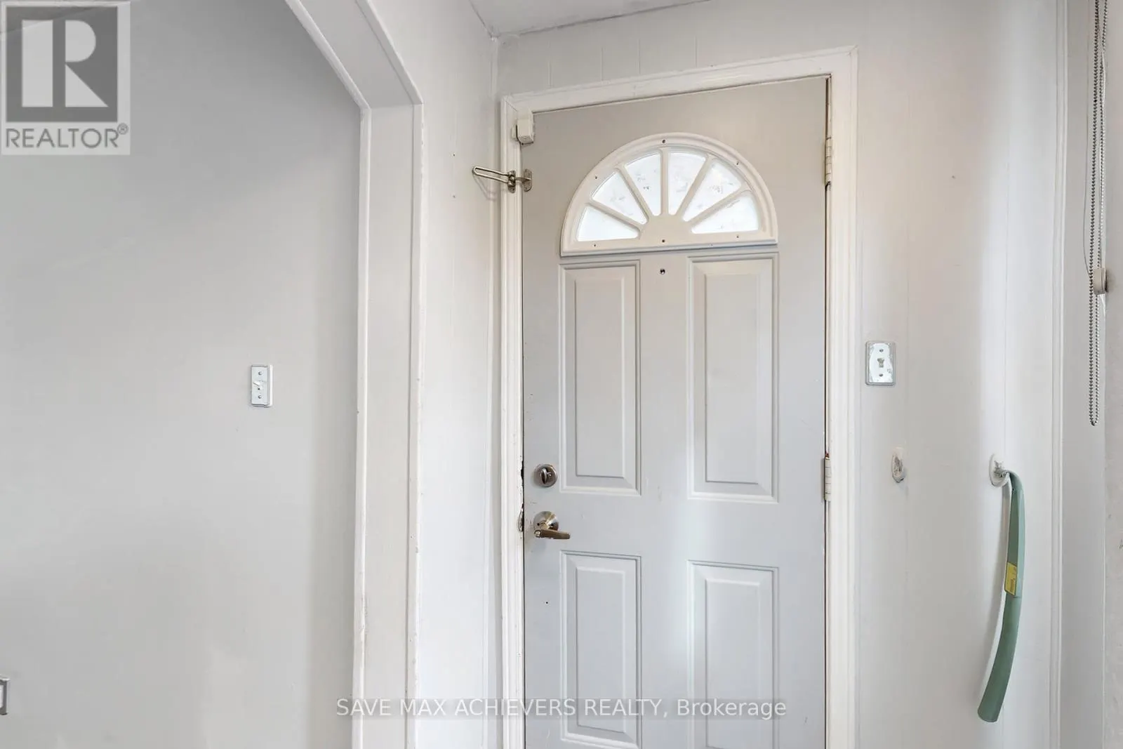 43 NORMANHURST AVENUE