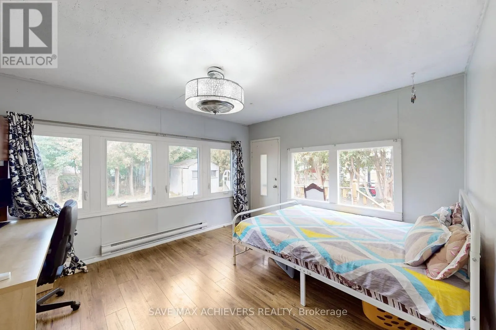 43 NORMANHURST AVENUE