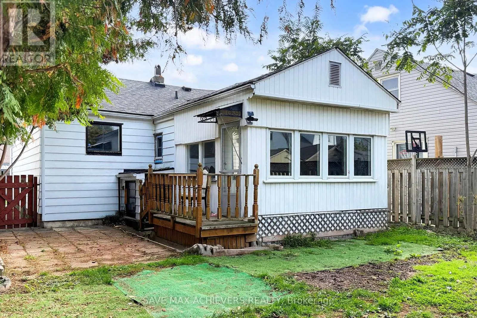 43 NORMANHURST AVENUE